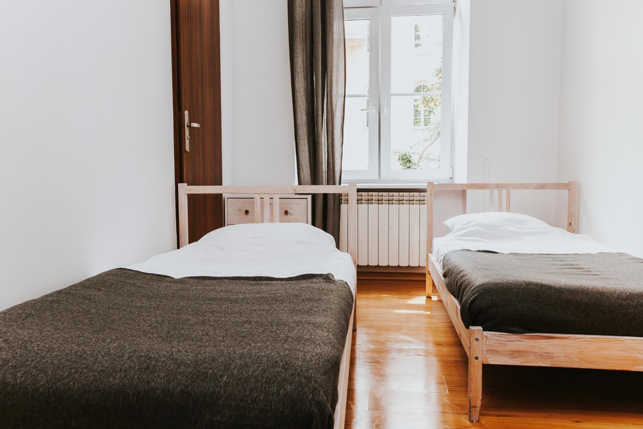 Erasmus Dorm Hotel Varsavia Esterno foto