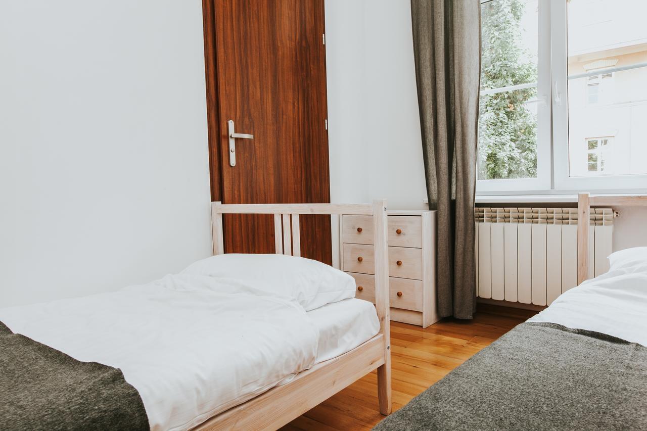 Erasmus Dorm Hotel Varsavia Esterno foto