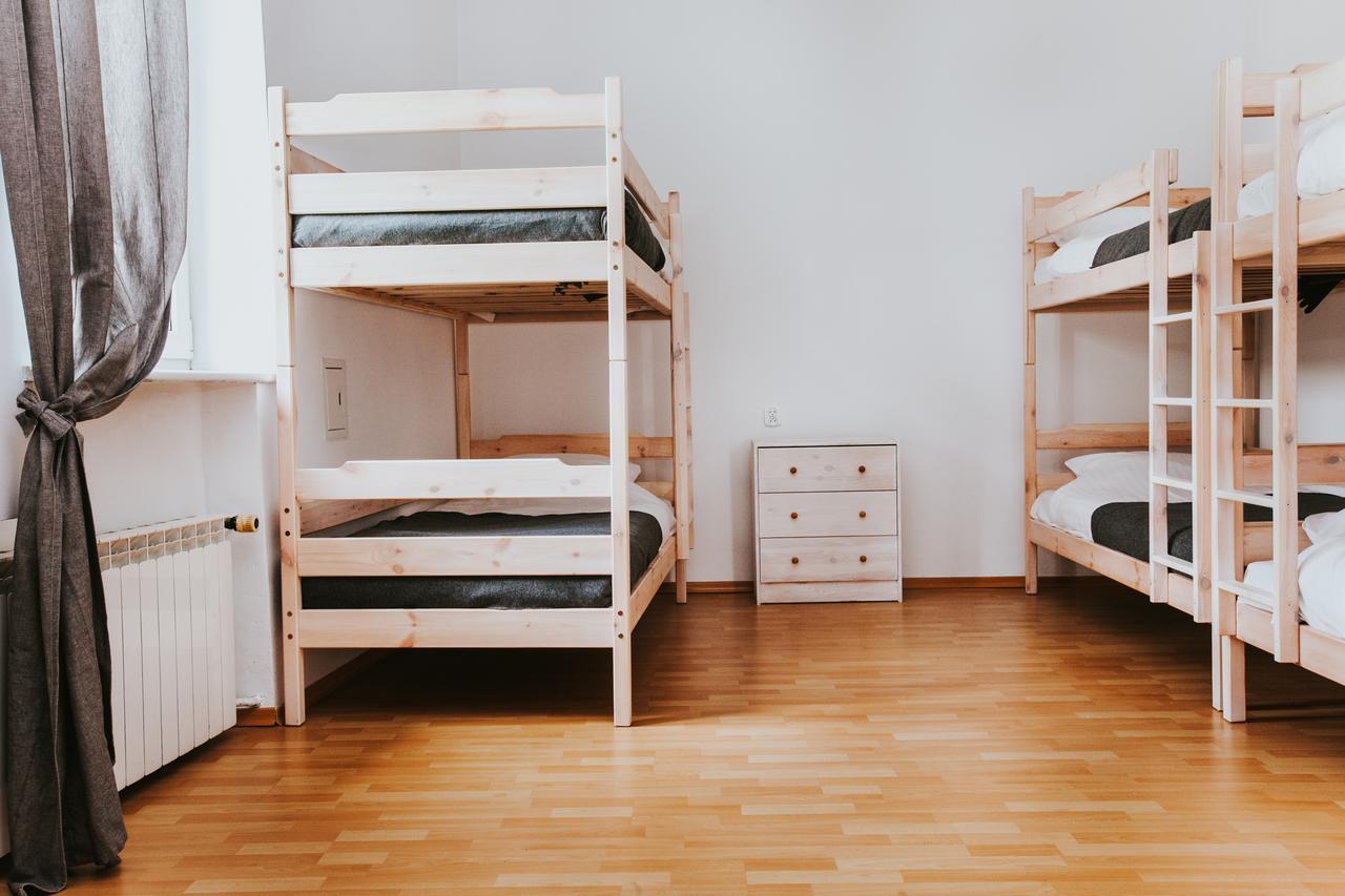 Erasmus Dorm Hotel Varsavia Esterno foto