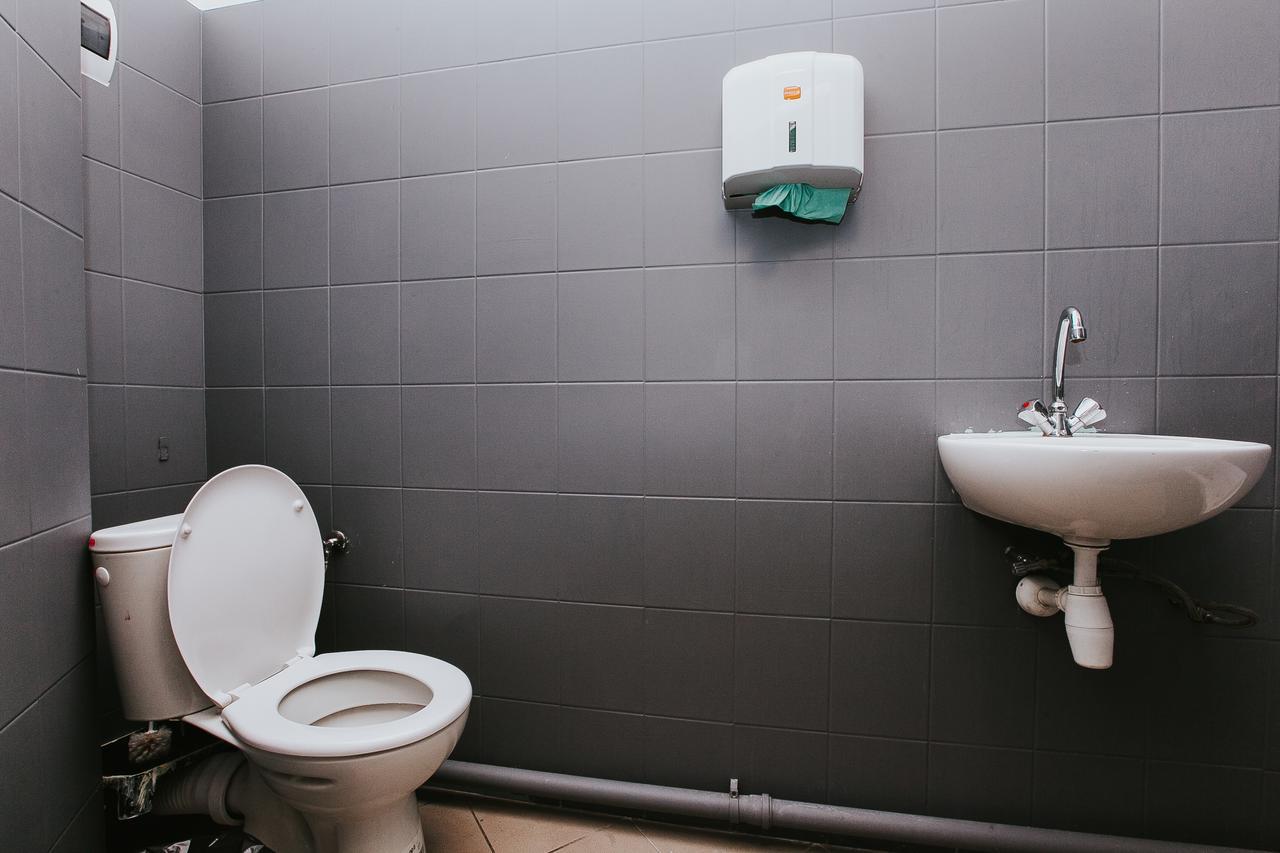 Erasmus Dorm Hotel Varsavia Esterno foto