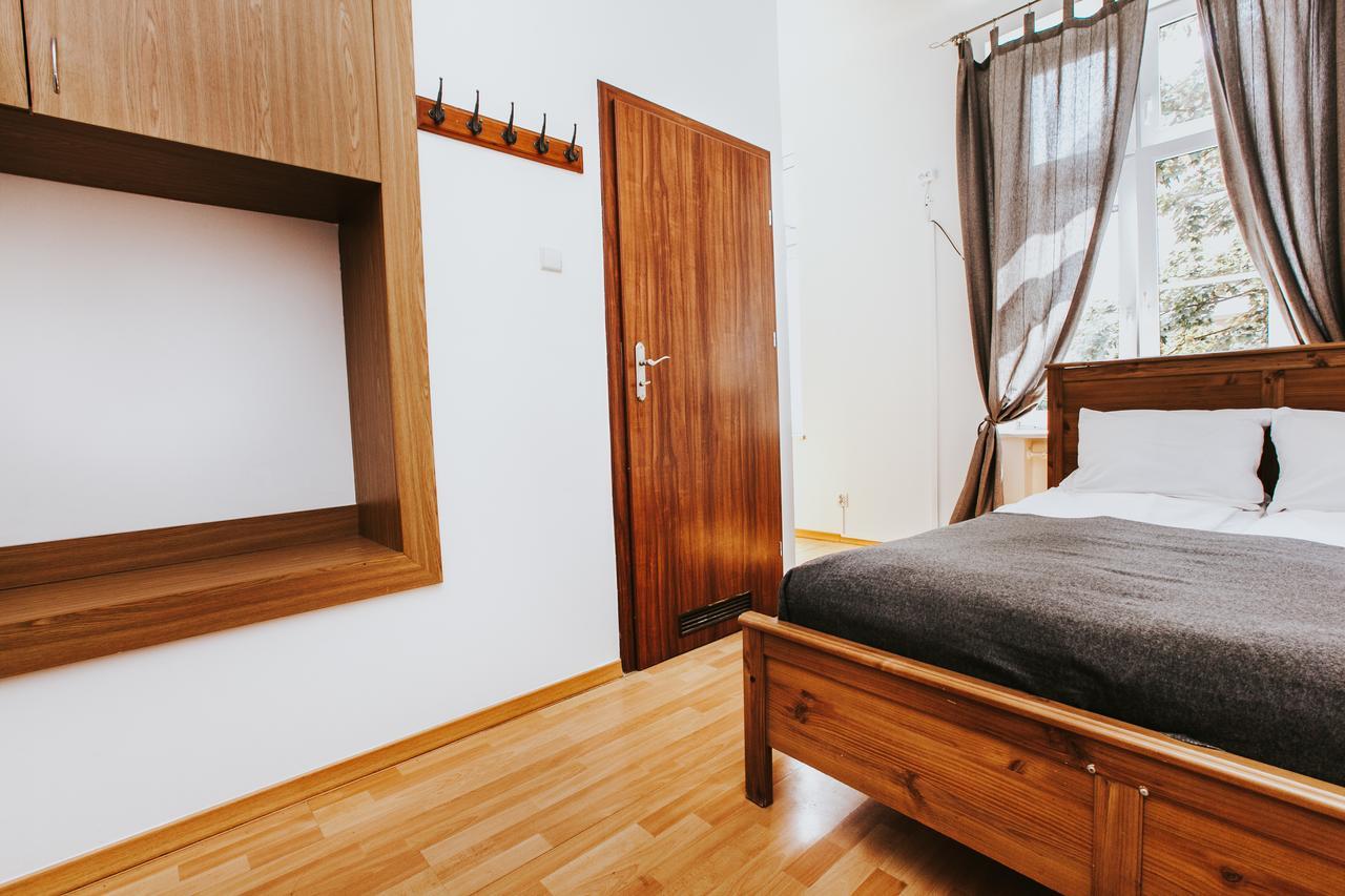 Erasmus Dorm Hotel Varsavia Esterno foto